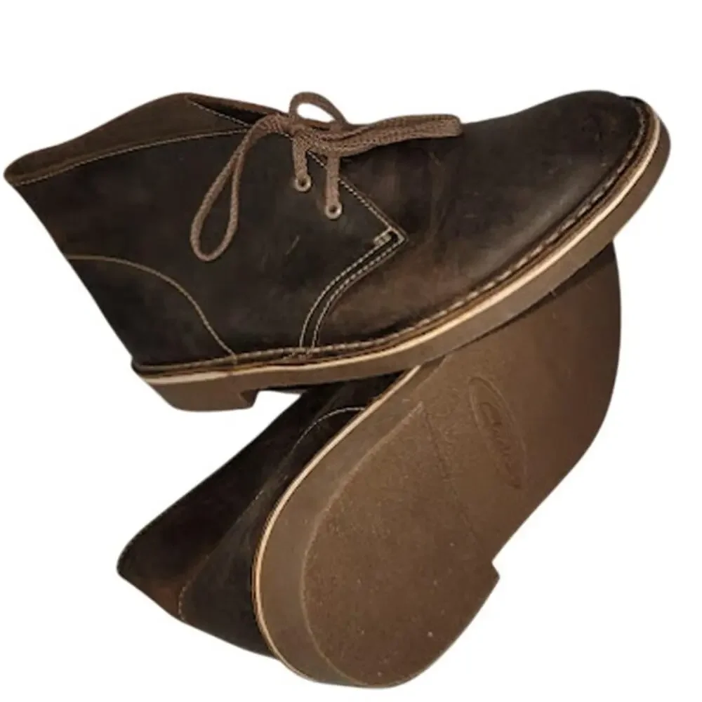Clarks Chukka Boot Dark Brown leather lace up rubber sole Size 8.5M